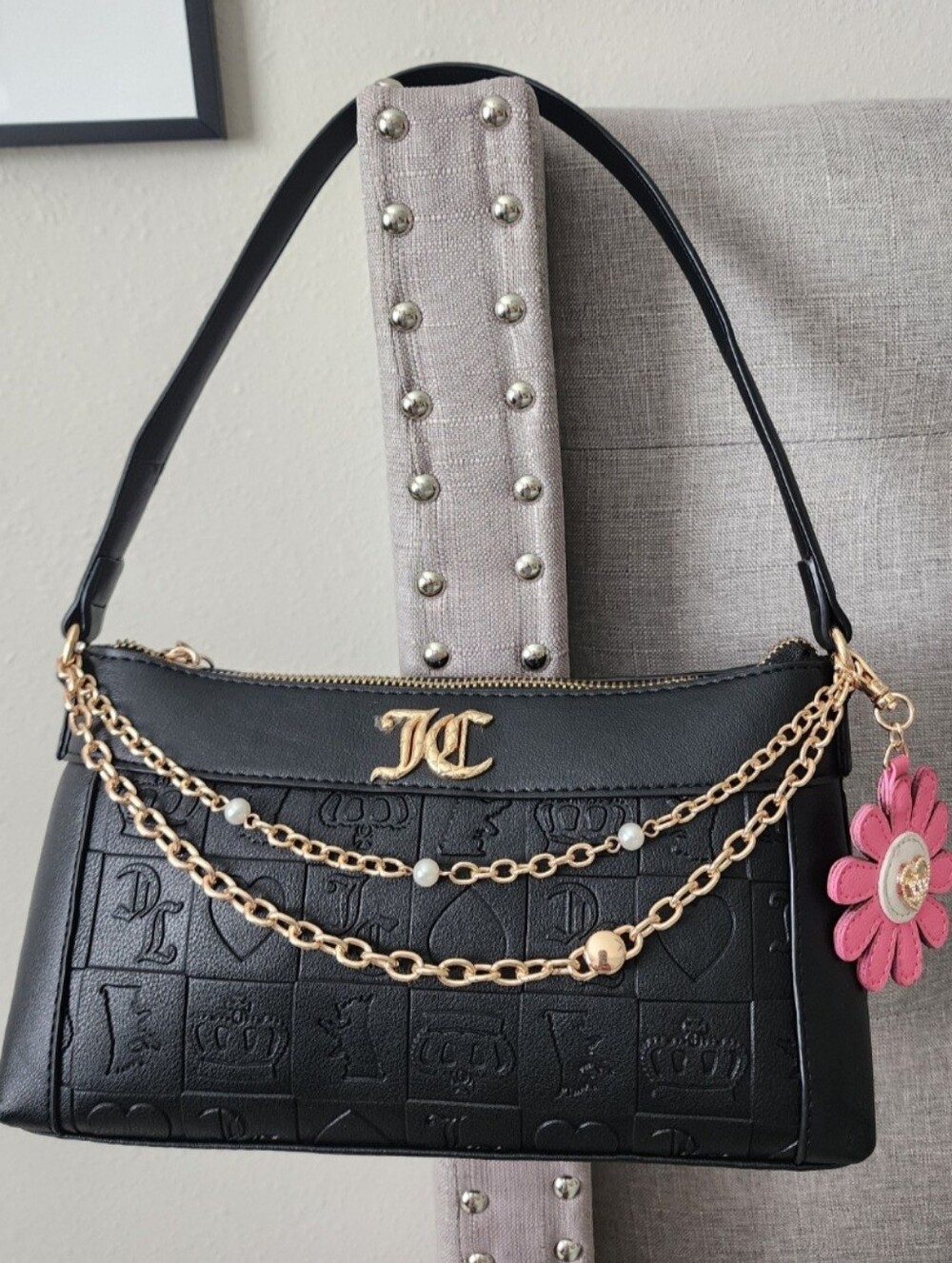 ✨ BRAND NEW WITHOUT TAGS ✨Stunning black Juicy Couture "Pretty Pop" shoulder bag